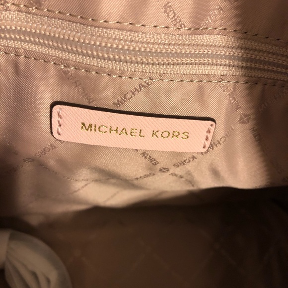 🎉SOLD🎉New MKLarge Pink Dome Satchel Handbag - Picture 6 of 8